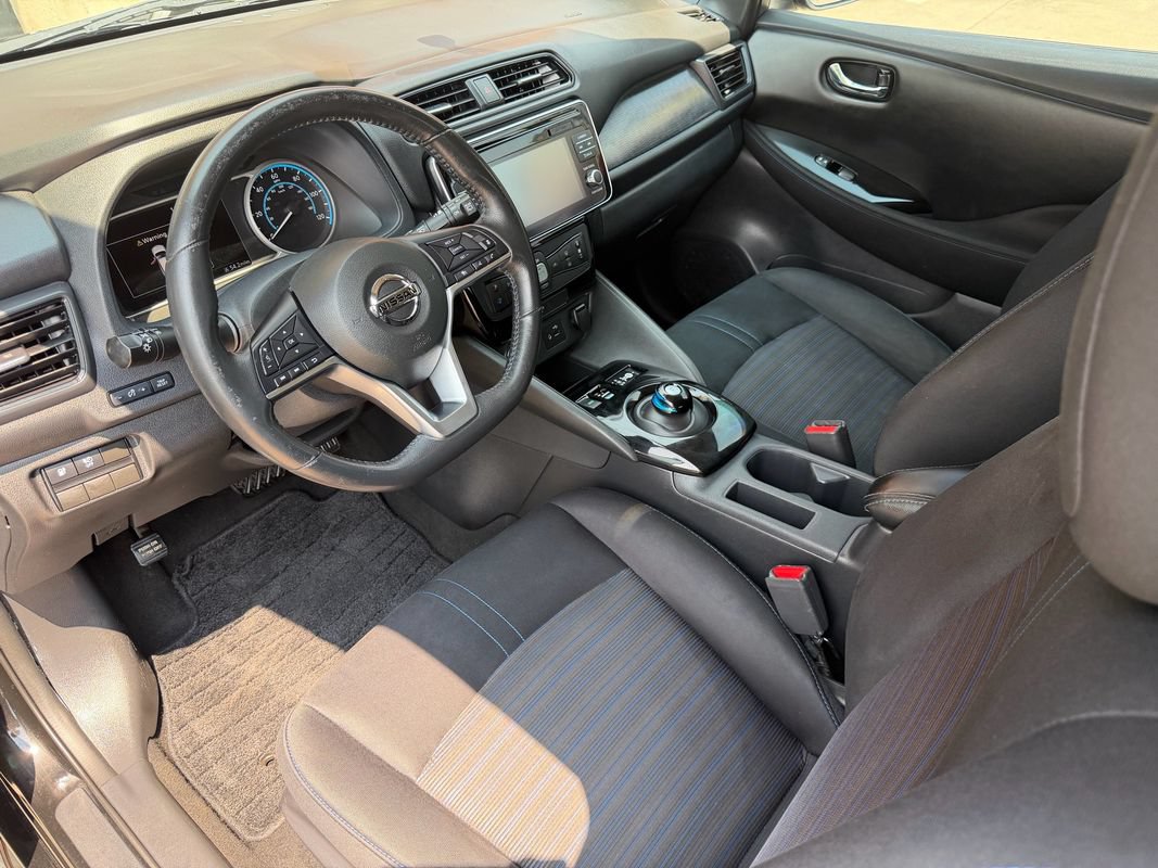 Used 2018 Nissan Leaf SV w/ Protection Package FWD image 23