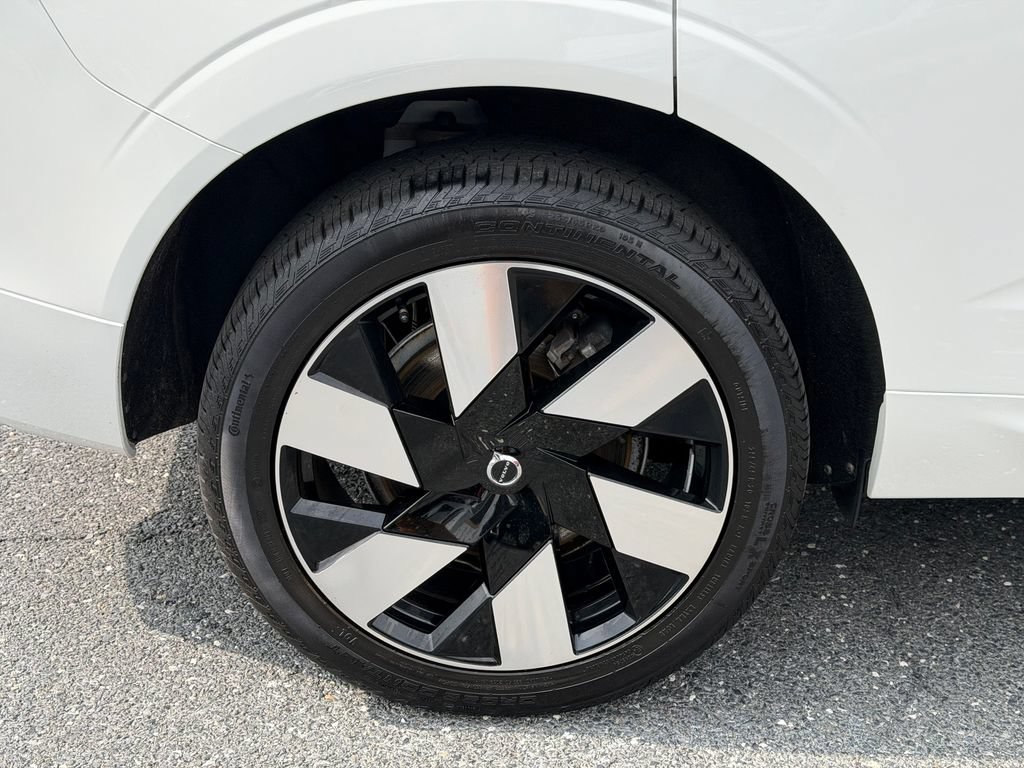 Certified 2024 Volvo XC60 T8 Plus w/ Protection Package Premier AWD/4WD image 12