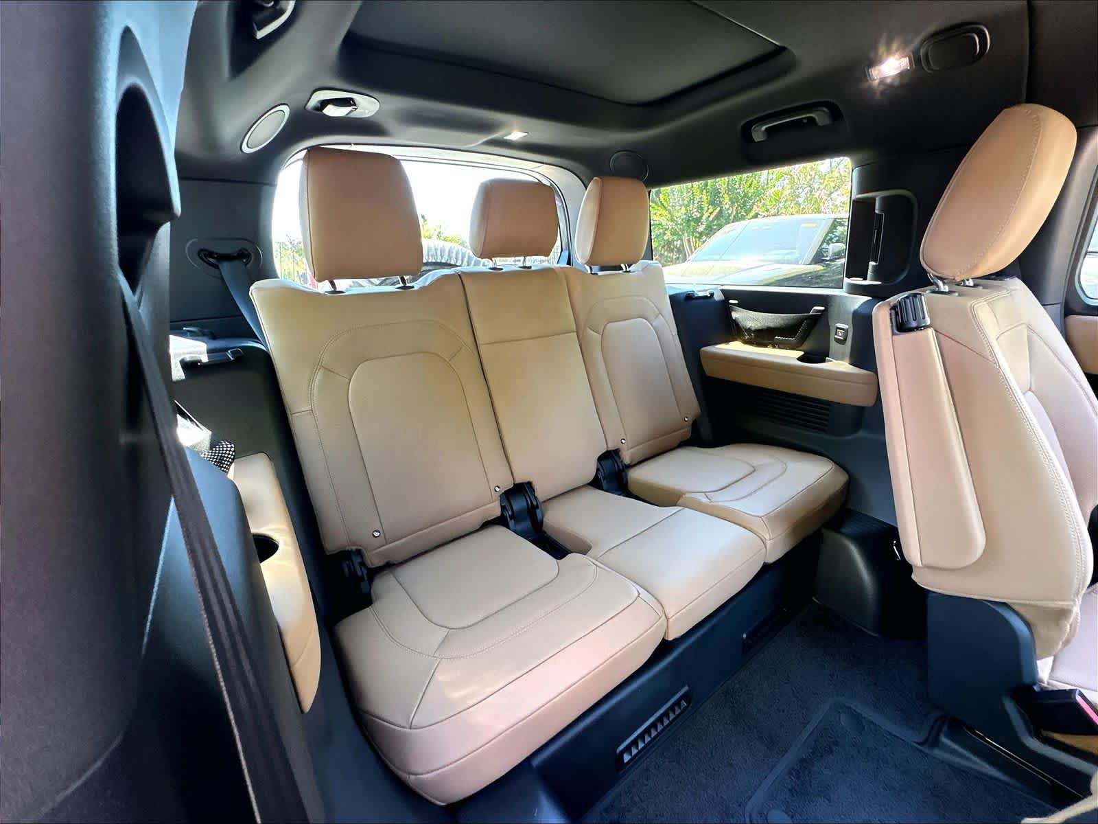 New 2026 Land Rover Defender 130 X-Dynamic SE AWD/4WD image 27