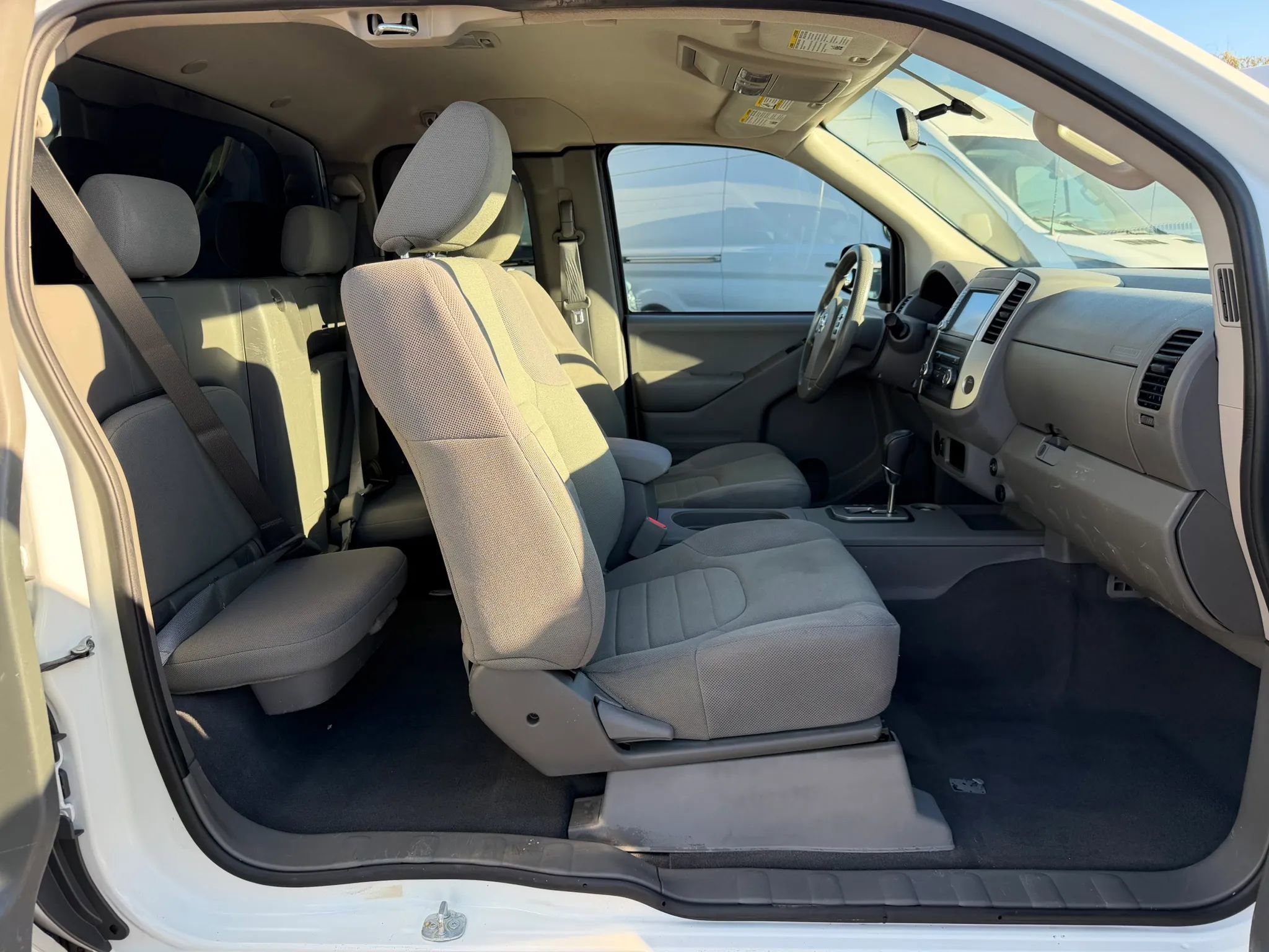 Used 2020 Nissan Frontier S image 15