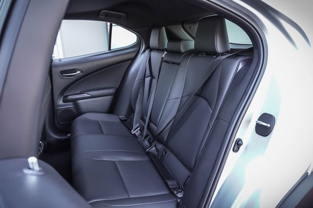 Certified 2025 Lexus UX 300h FWD w/ Accessory Package (Z2) image 18