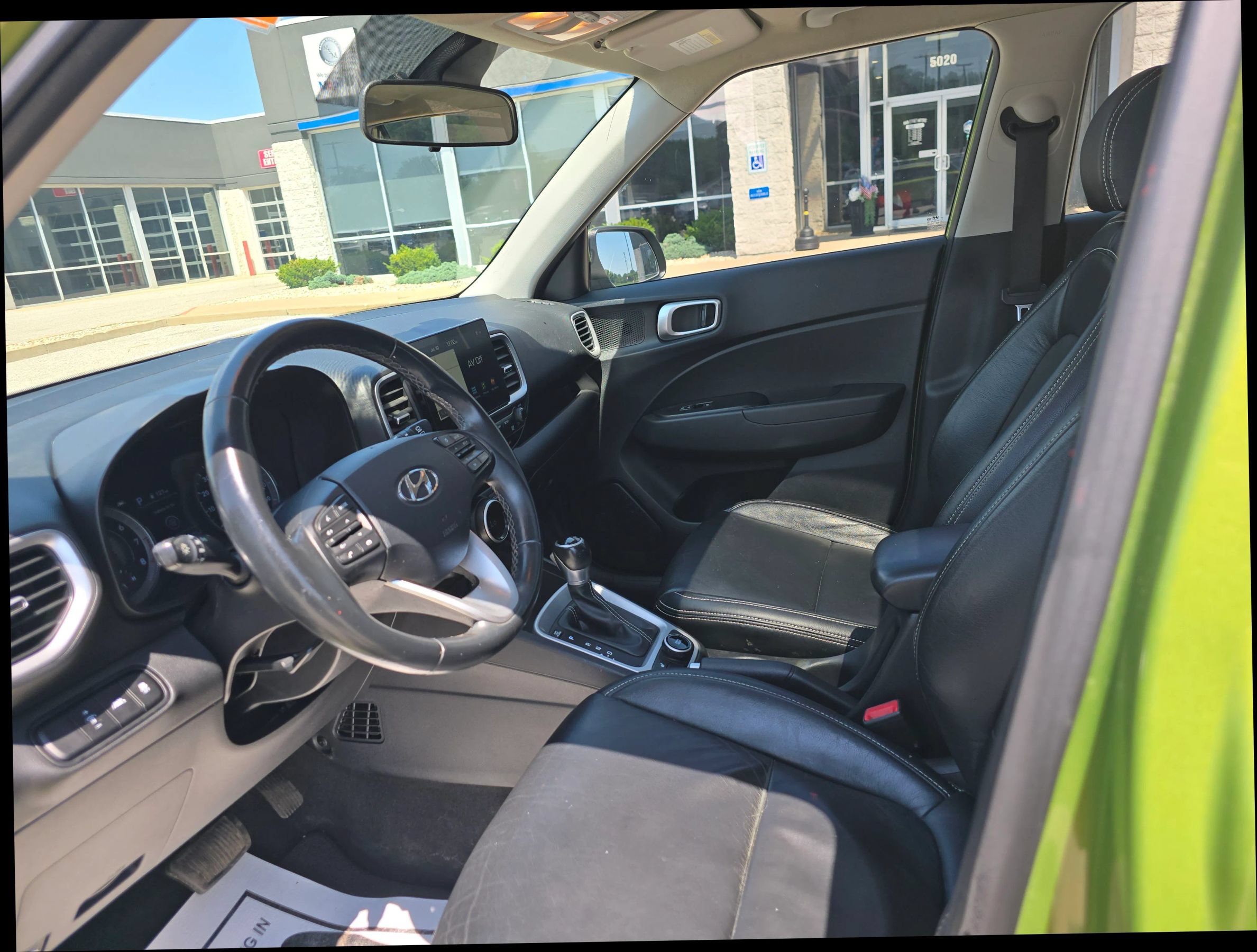 Used 2020 Hyundai Venue SEL w/ Convenience + Premium Package FWD image 10
