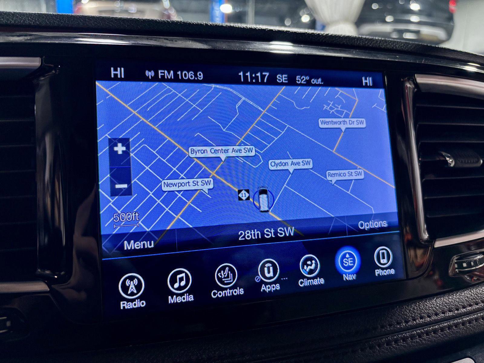 Used 2017 Chrysler Pacifica Limited w/ UConnect Theater Package image 3