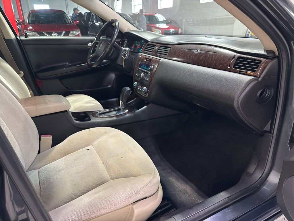Used 2014 Chevrolet Impala LT w/ LT Sunroof Package image 37