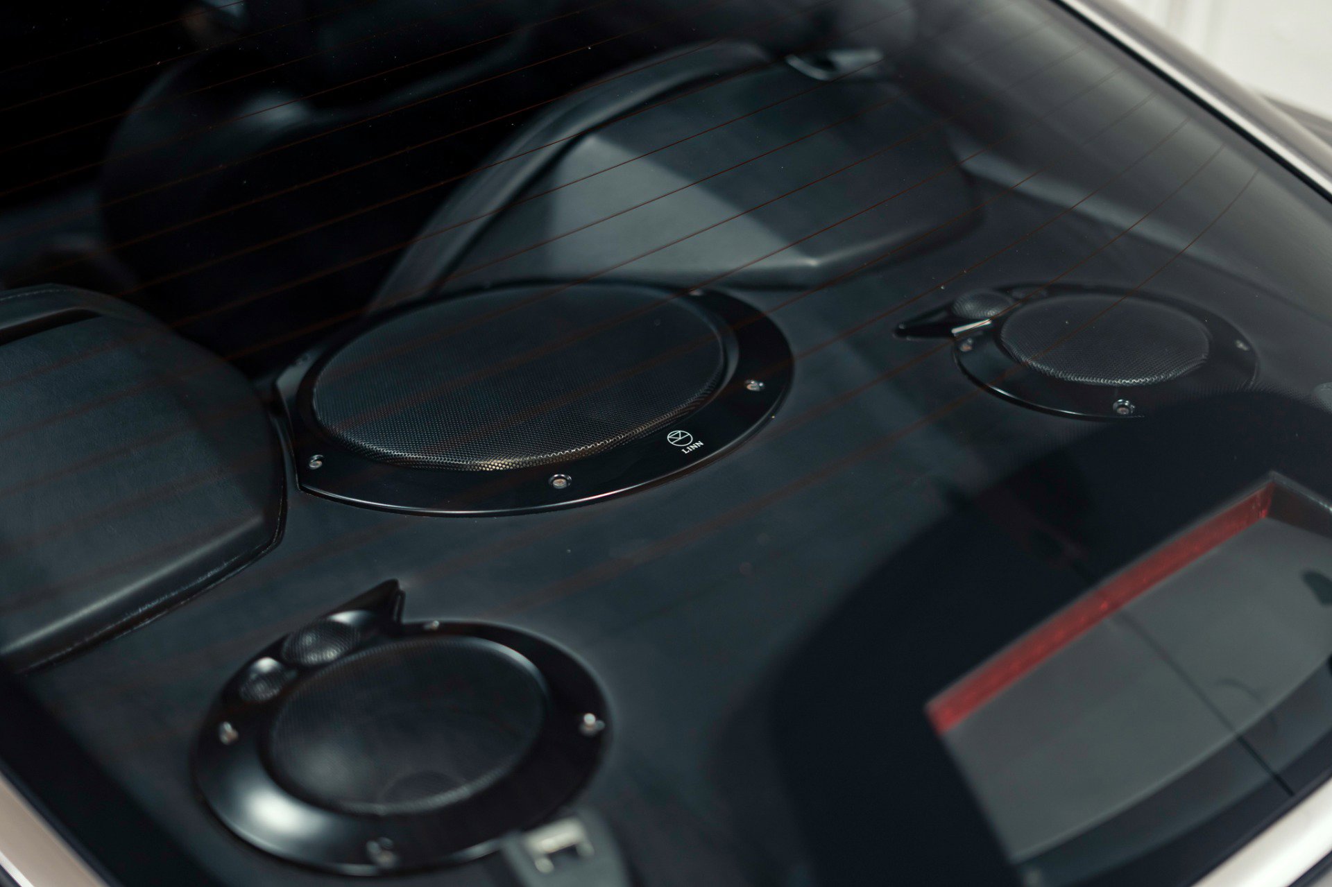 Used 2003 Aston Martin Vanquish RWD image 4