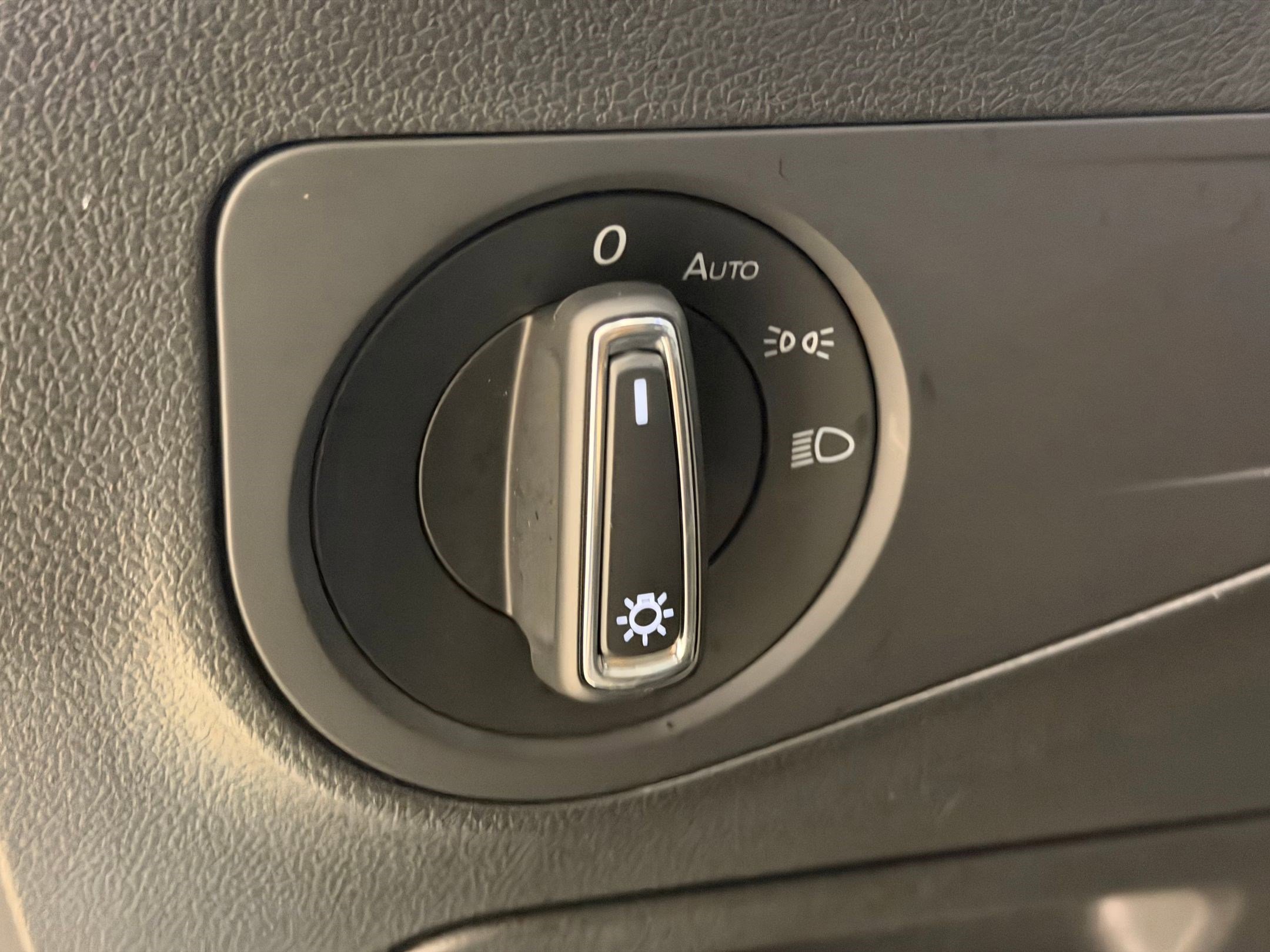 Used 2024 Volkswagen Tiguan Wolfsburg Edition image 26