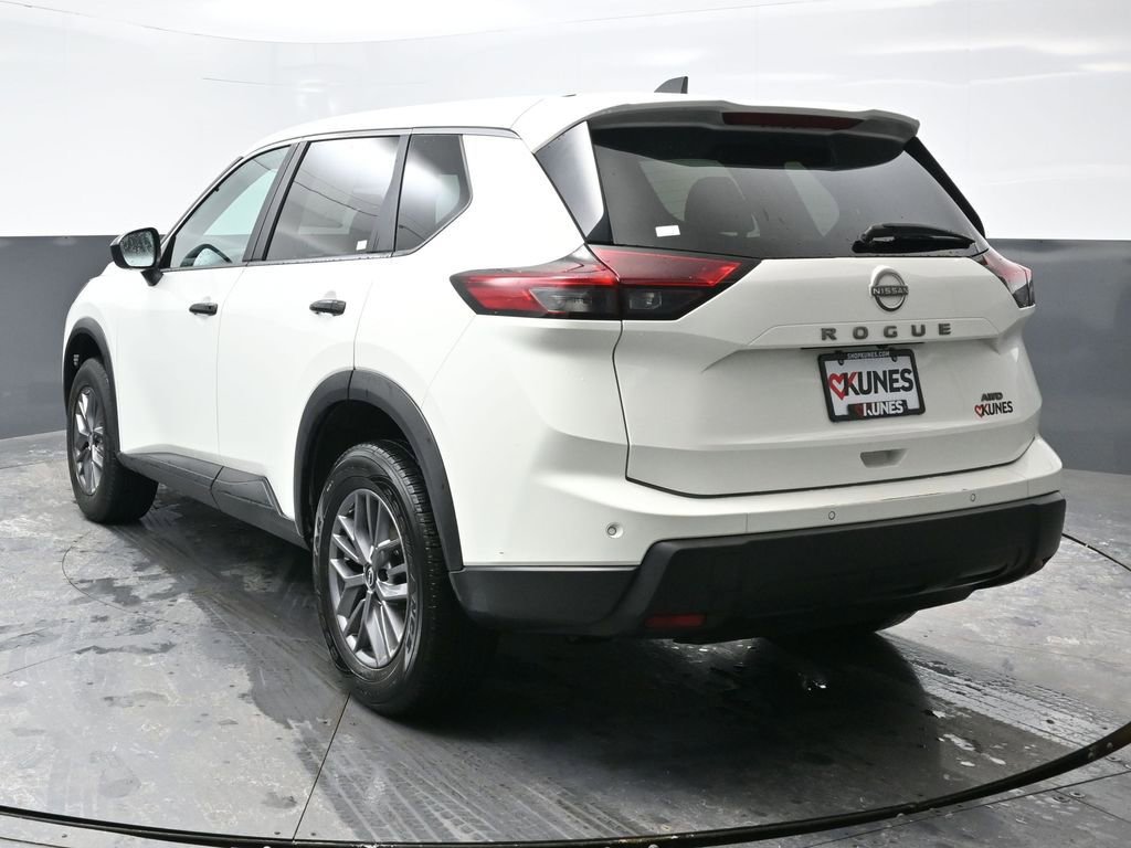 Used 2024 Nissan Rogue S image 11