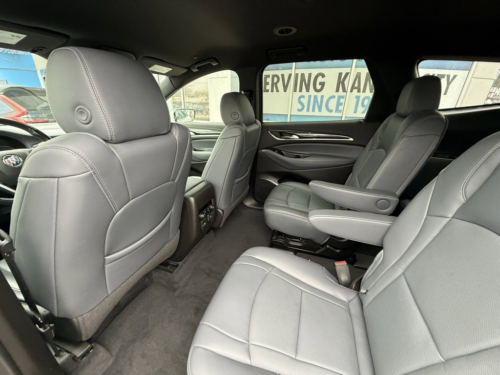 Used 2022 Buick Enclave Premium image 28