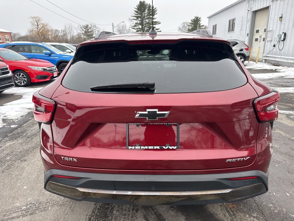 Used 2024 Chevrolet Trax ACTIV w/ Sunroof Package image 5