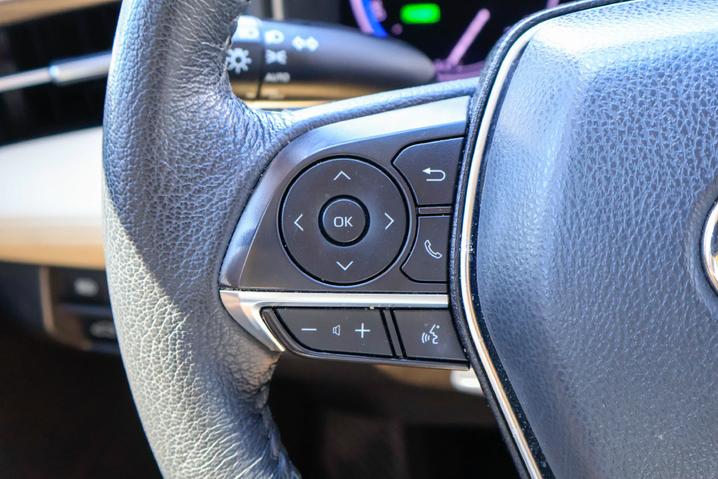 Used 2021 Toyota Avalon XLE w/ Moonroof Package FWD image 15