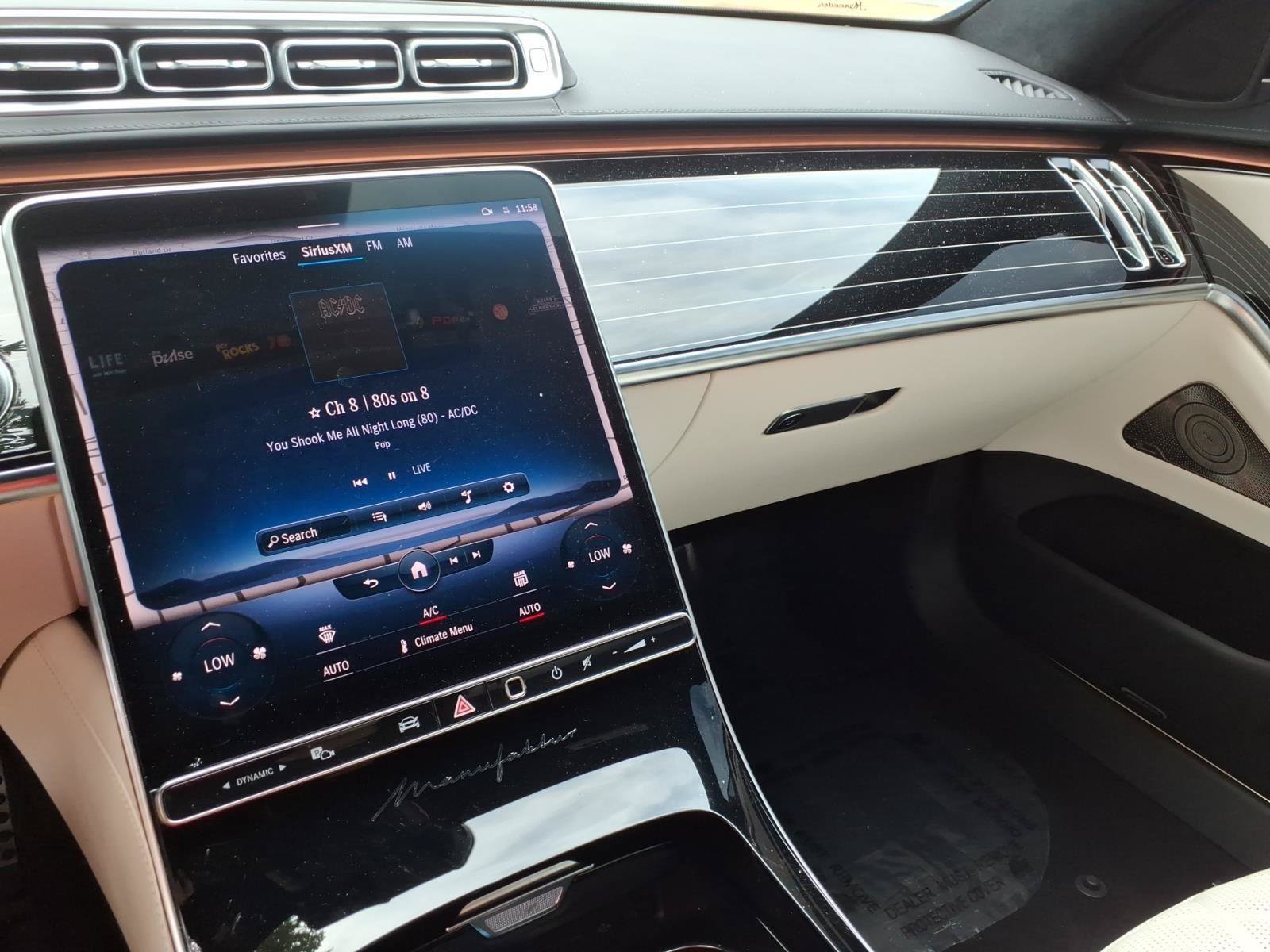 Used 2022 Mercedes-Benz S 580 4MATIC Sedan w/ AMG Line Package image 30