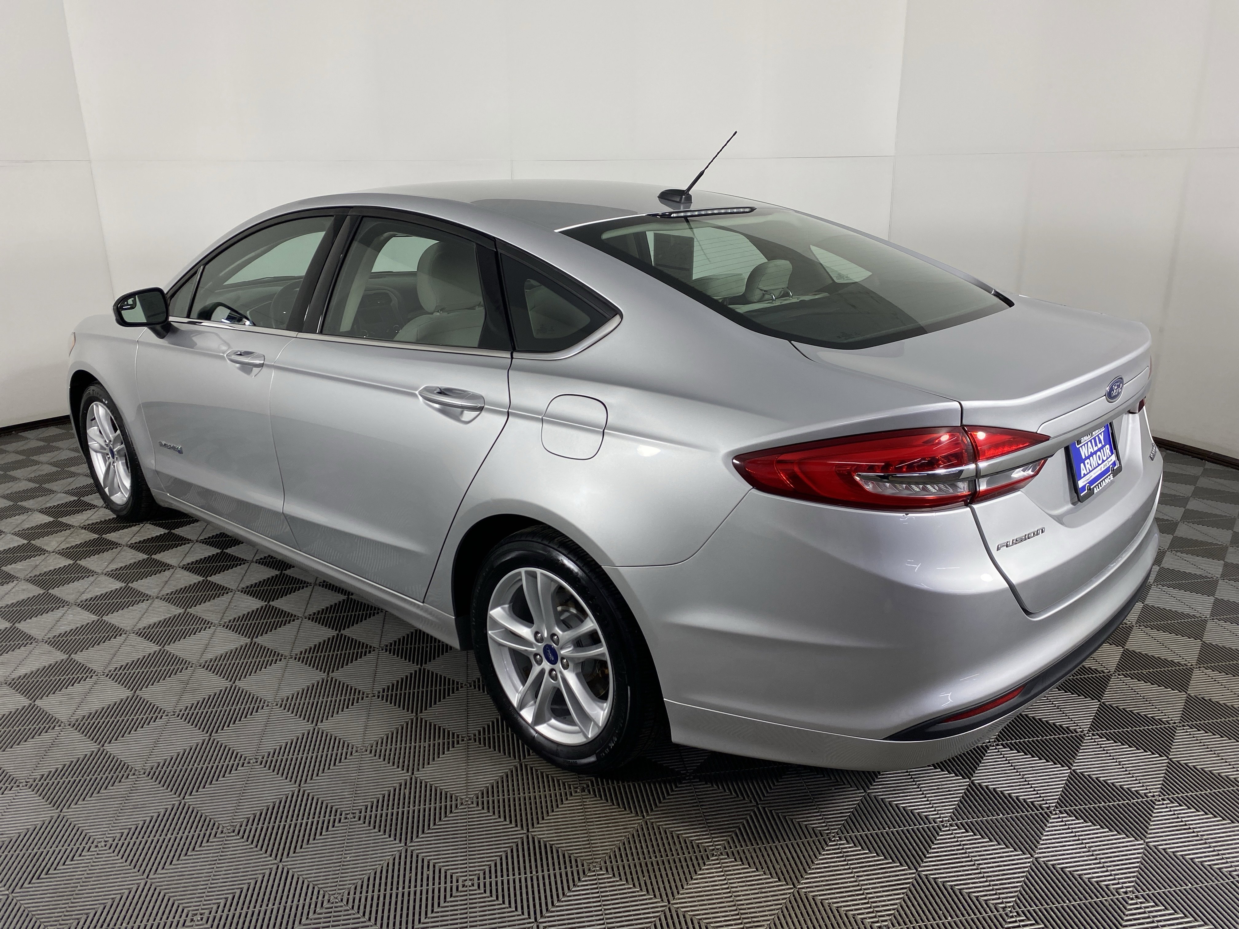 Used 2018 Ford Fusion S FWD image 8