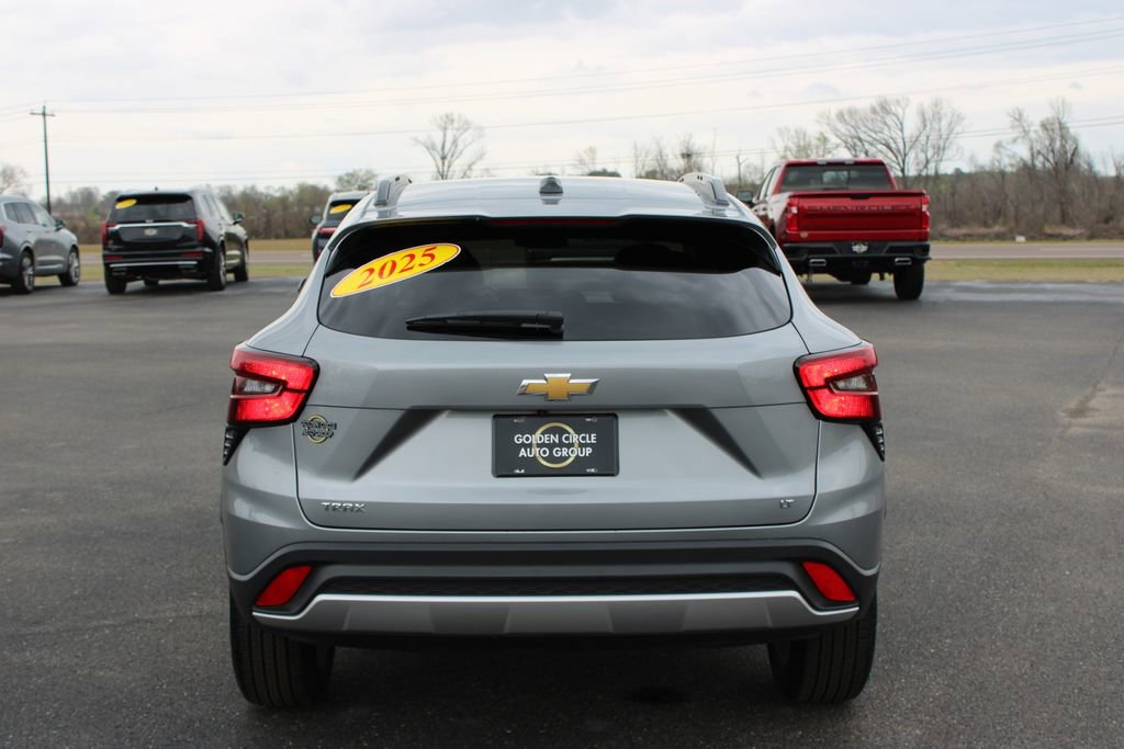 Used 2025 Chevrolet Trax LT image 8