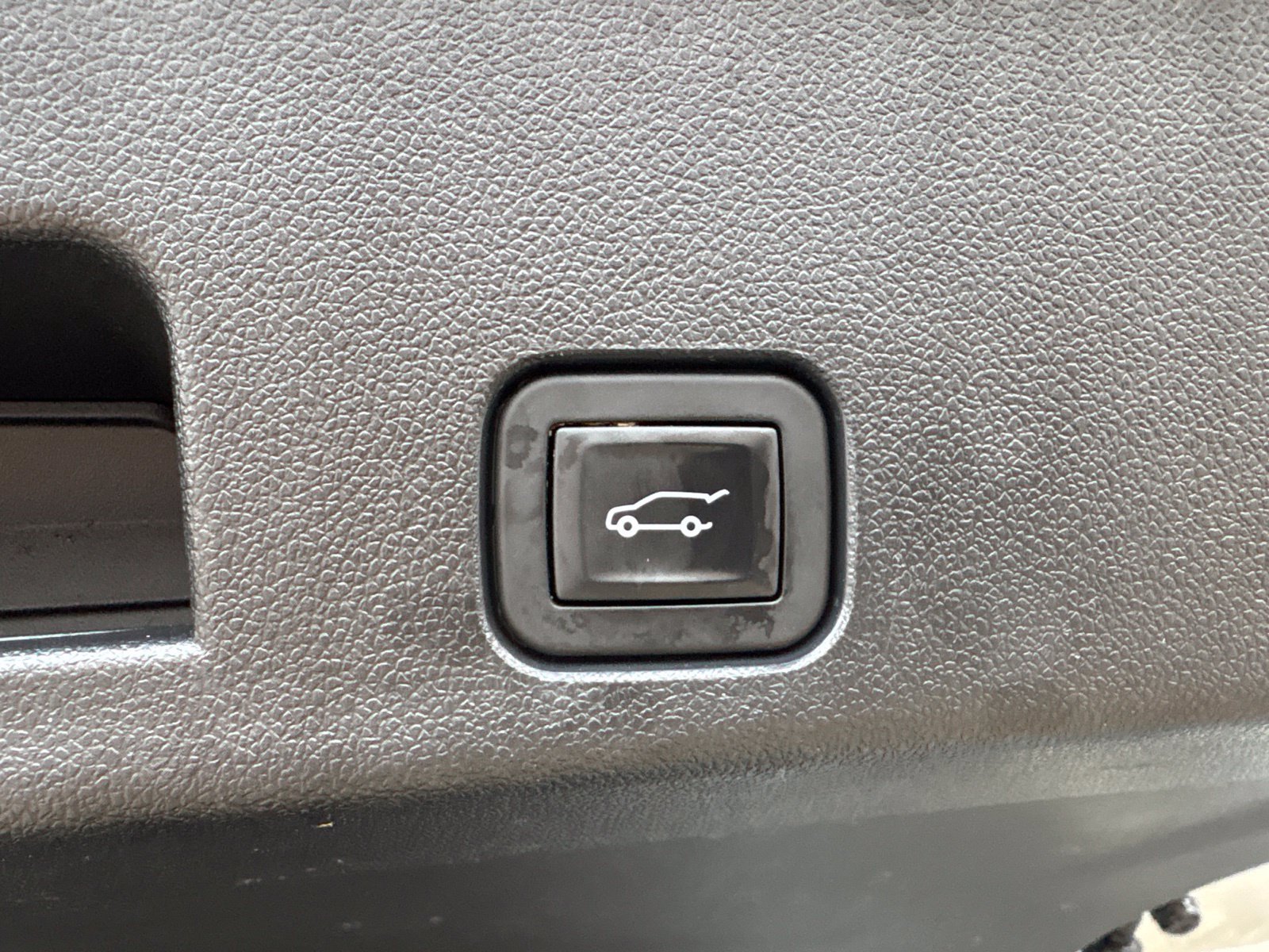 Used 2024 Chevrolet Traverse LT FWD image 18