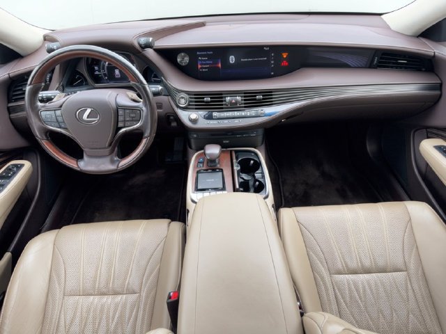 Used 2018 Lexus LS 500 w/ Interior Upgrade Package RWD image 28