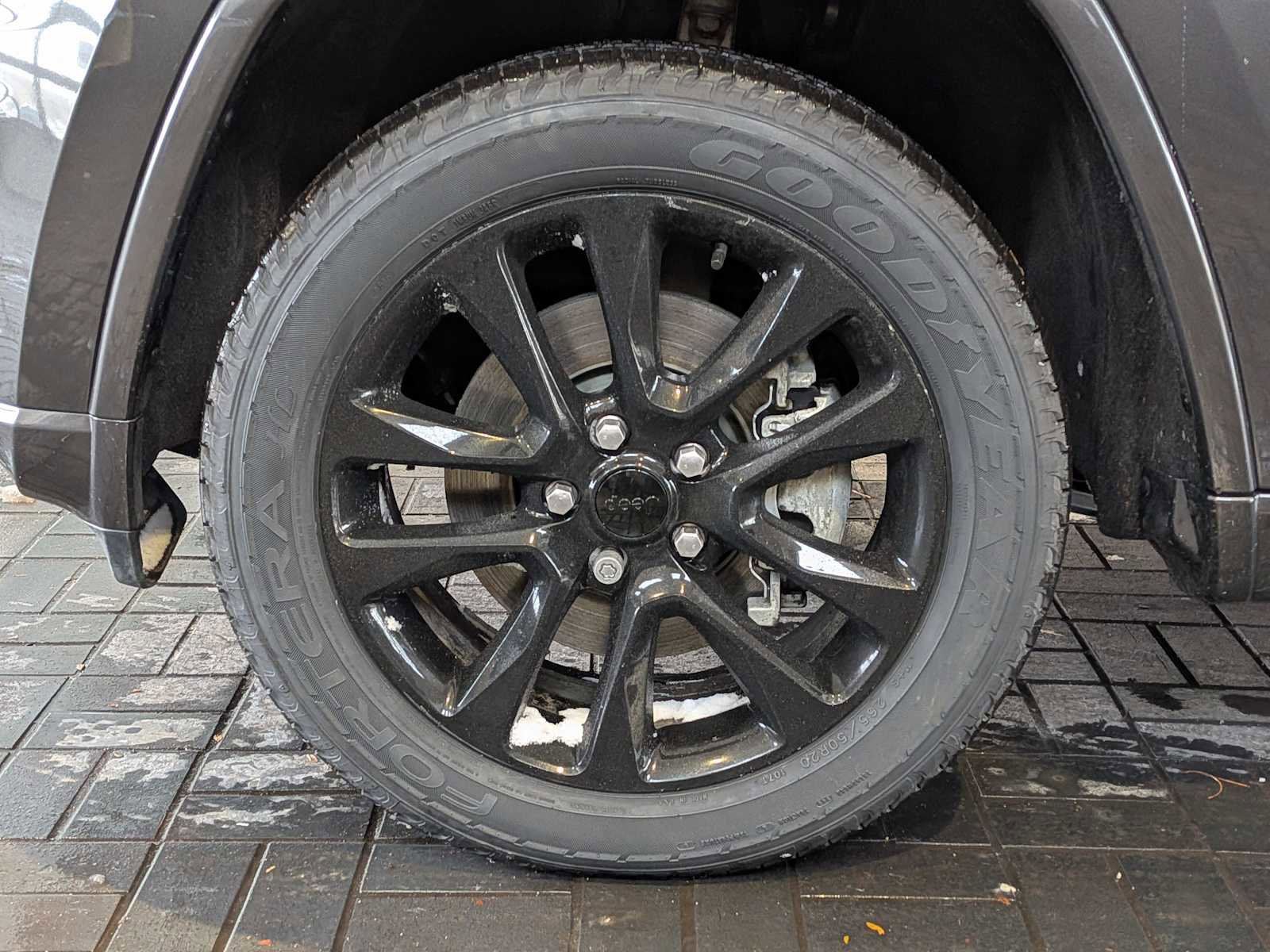 Used 2021 Jeep Grand Cherokee Laredo X image 13