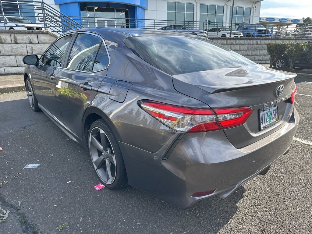 Used 2018 Toyota Camry SE image 6