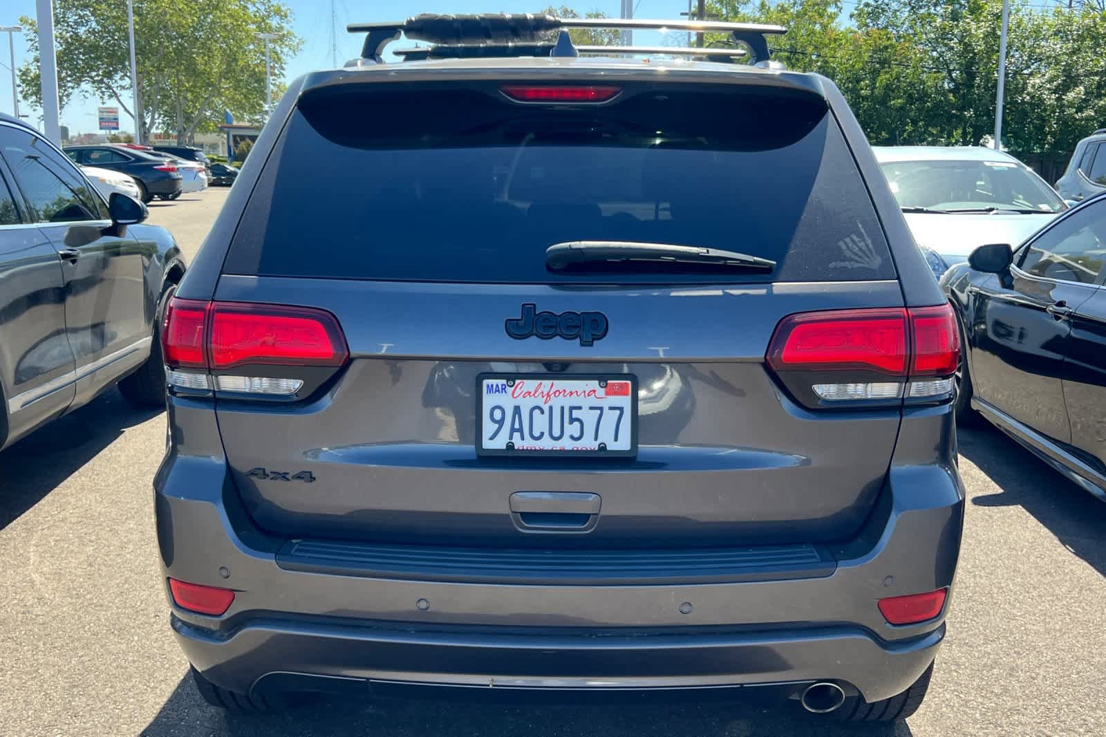 Used 2019 Jeep Grand Cherokee Altitude AWD/4WD image 5