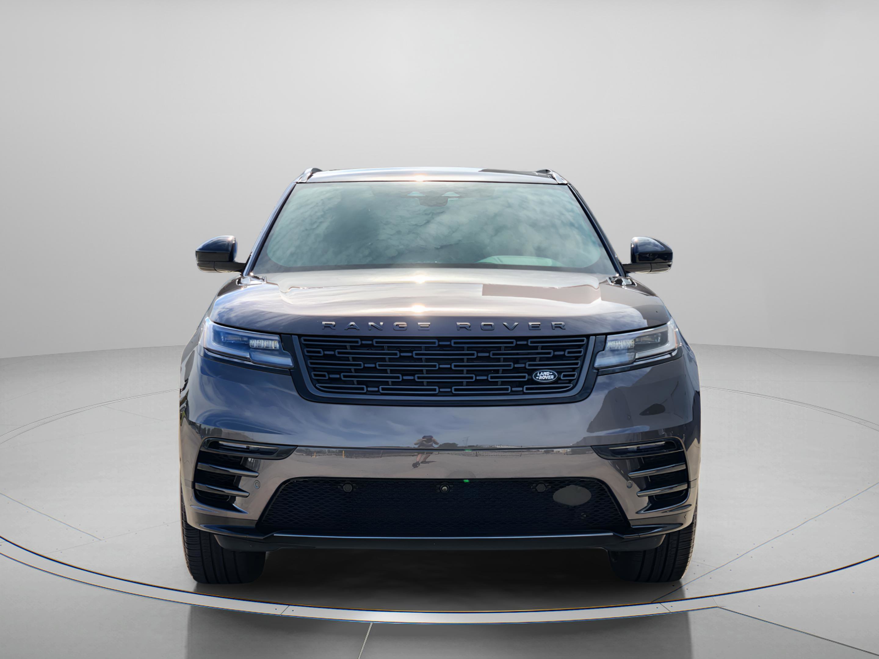Certified 2026 Land Rover Range Rover Velar Dynamic SE AWD/4WD image 6