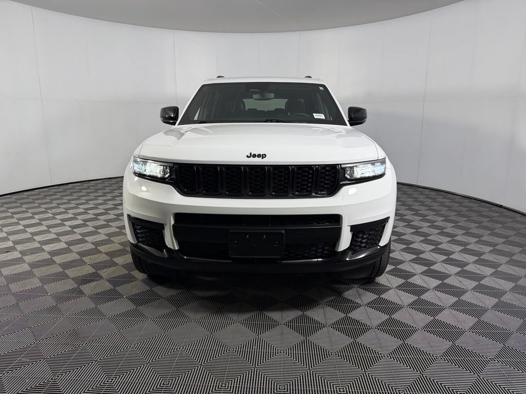 Certified 2022 Jeep Grand Cherokee L Laredo RWD image 11
