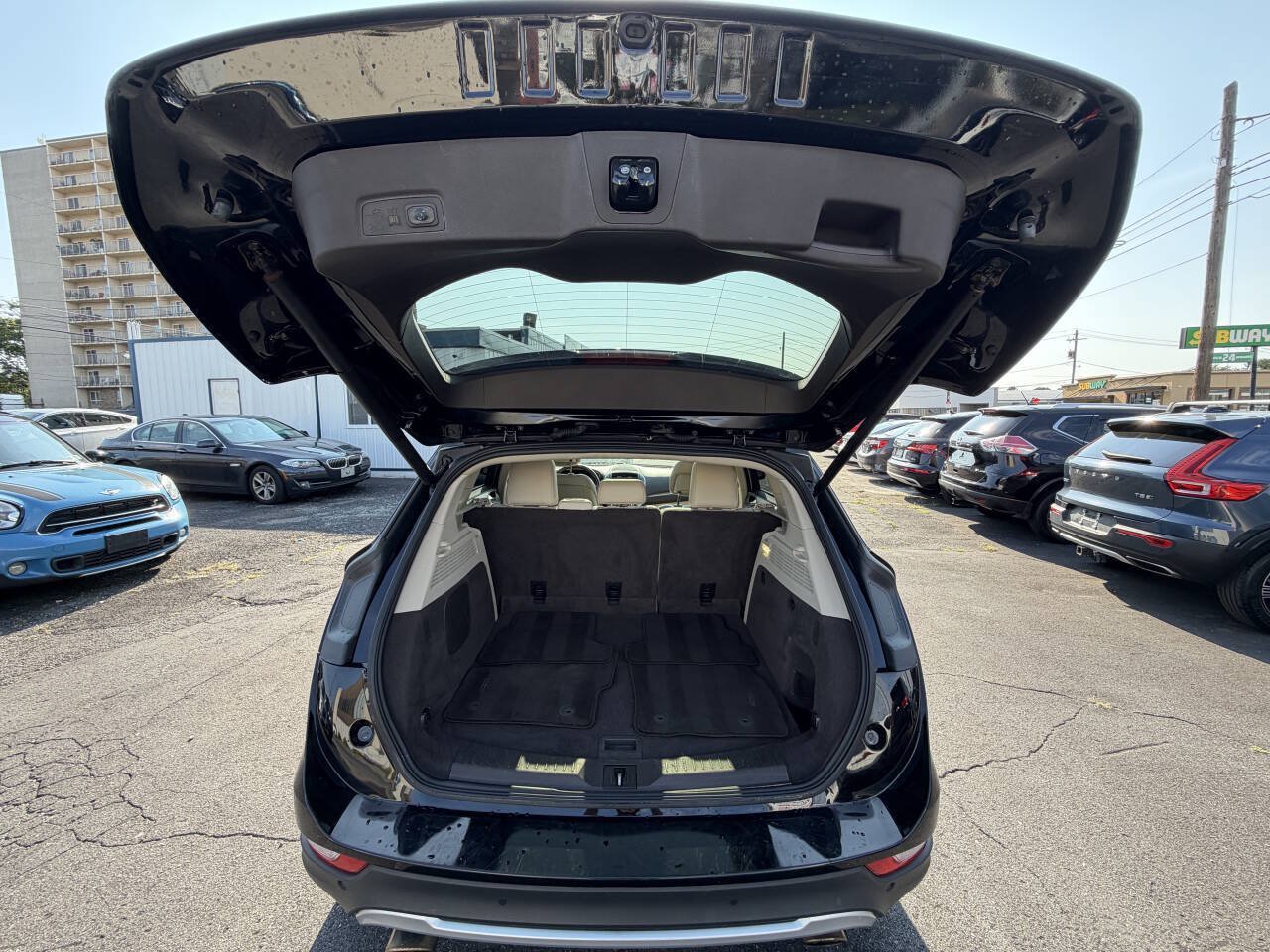 Used 2018 Lincoln MKC Select w/ Select Plus Package AWD/4WD image 18