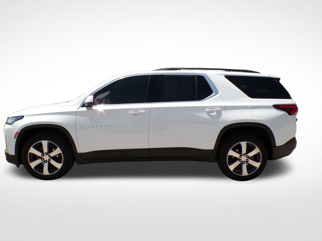 Used 2023 Chevrolet Traverse LT w/ LT Premium Package AWD/4WD image 2