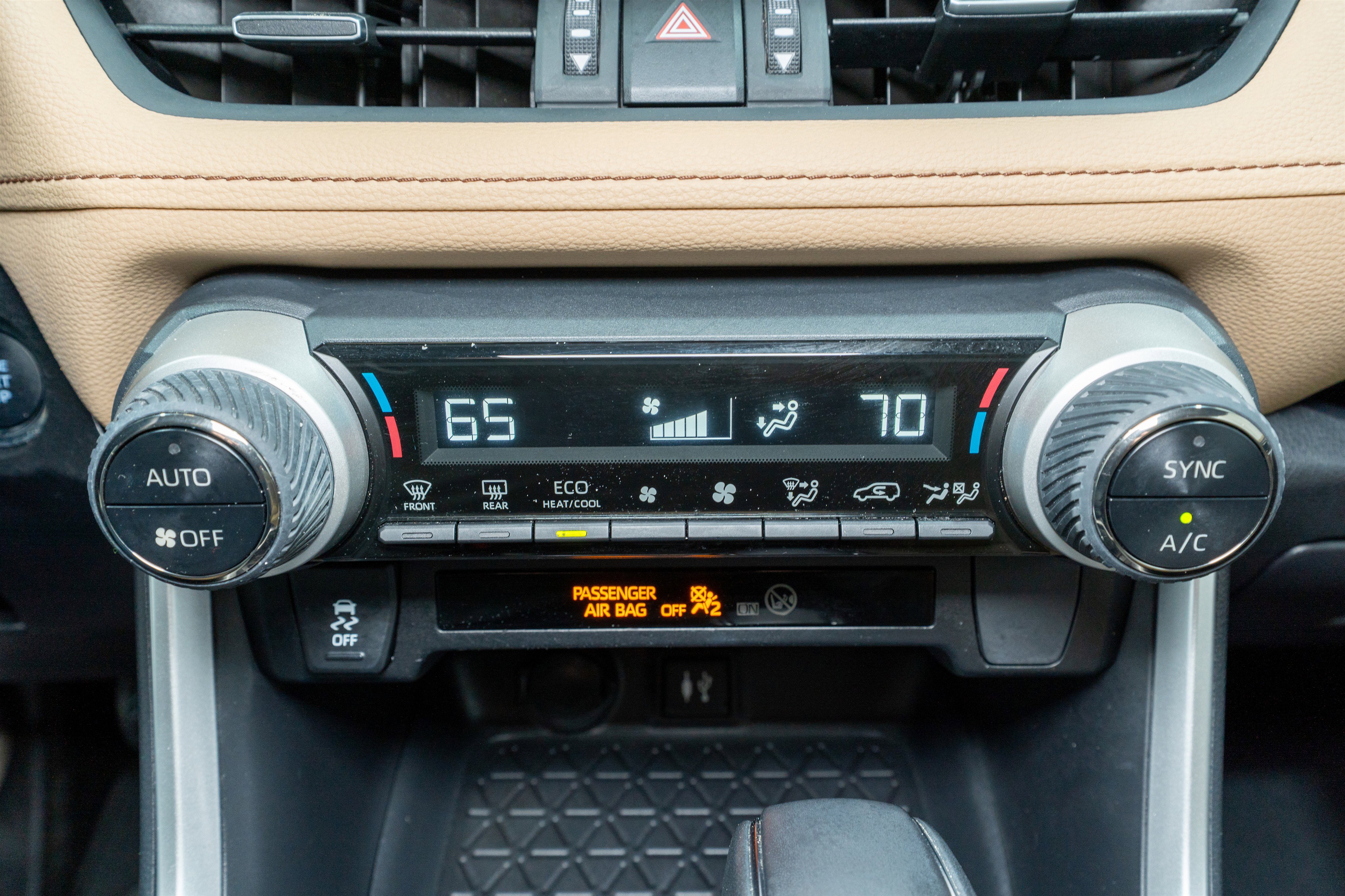 Used 2019 Toyota RAV4 XLE Premium image 21