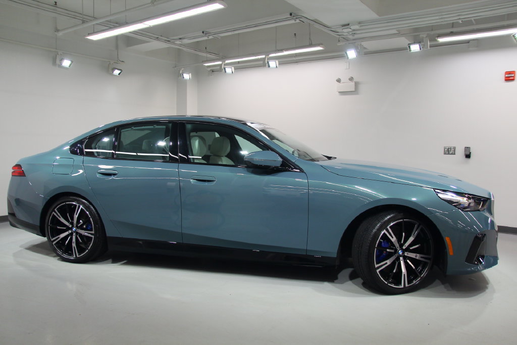 Used 2026 BMW 540i xDrive w/ Executive Package AWD/4WD image 11