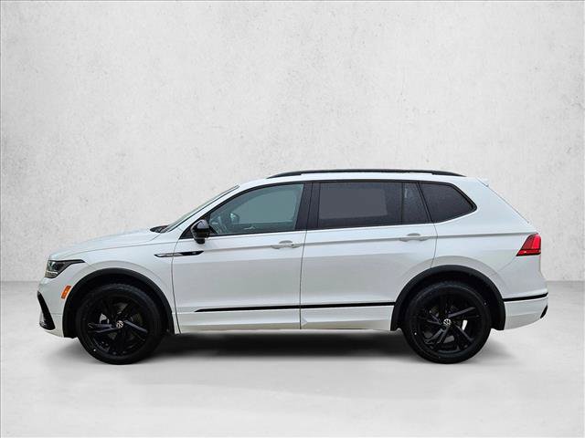Used 2023 Volkswagen Tiguan SE R-Line FWD image 9