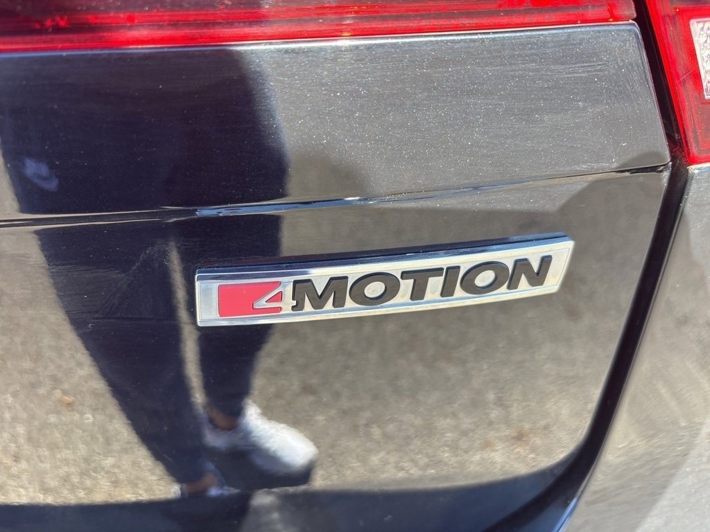Used 2019 Volkswagen Tiguan SE w/ Panoramic Sunroof Package image 11