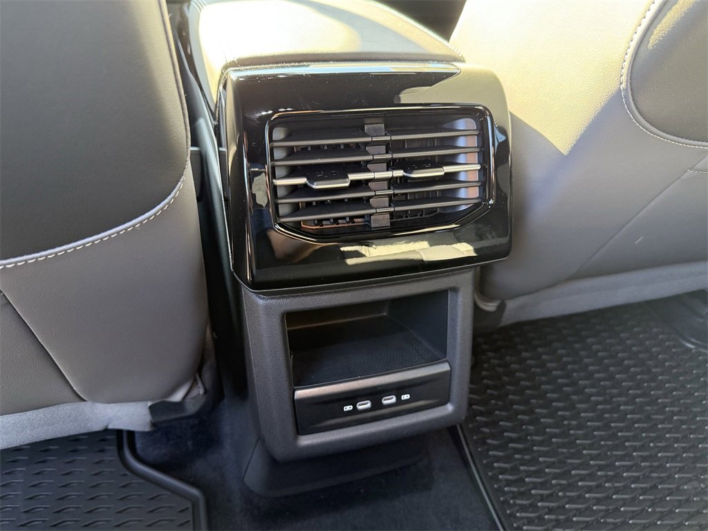 New 2025 Volkswagen ID.4 Pro image 24