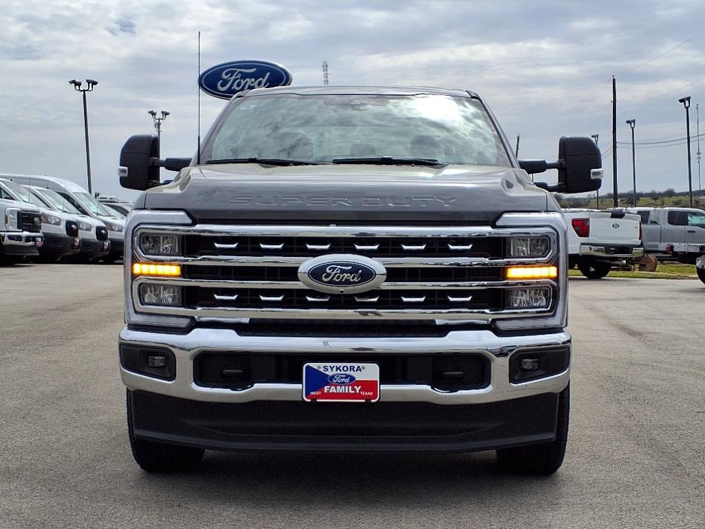 New 2025 Ford F250 Lariat w/ FX4 Off-Road Package image 2
