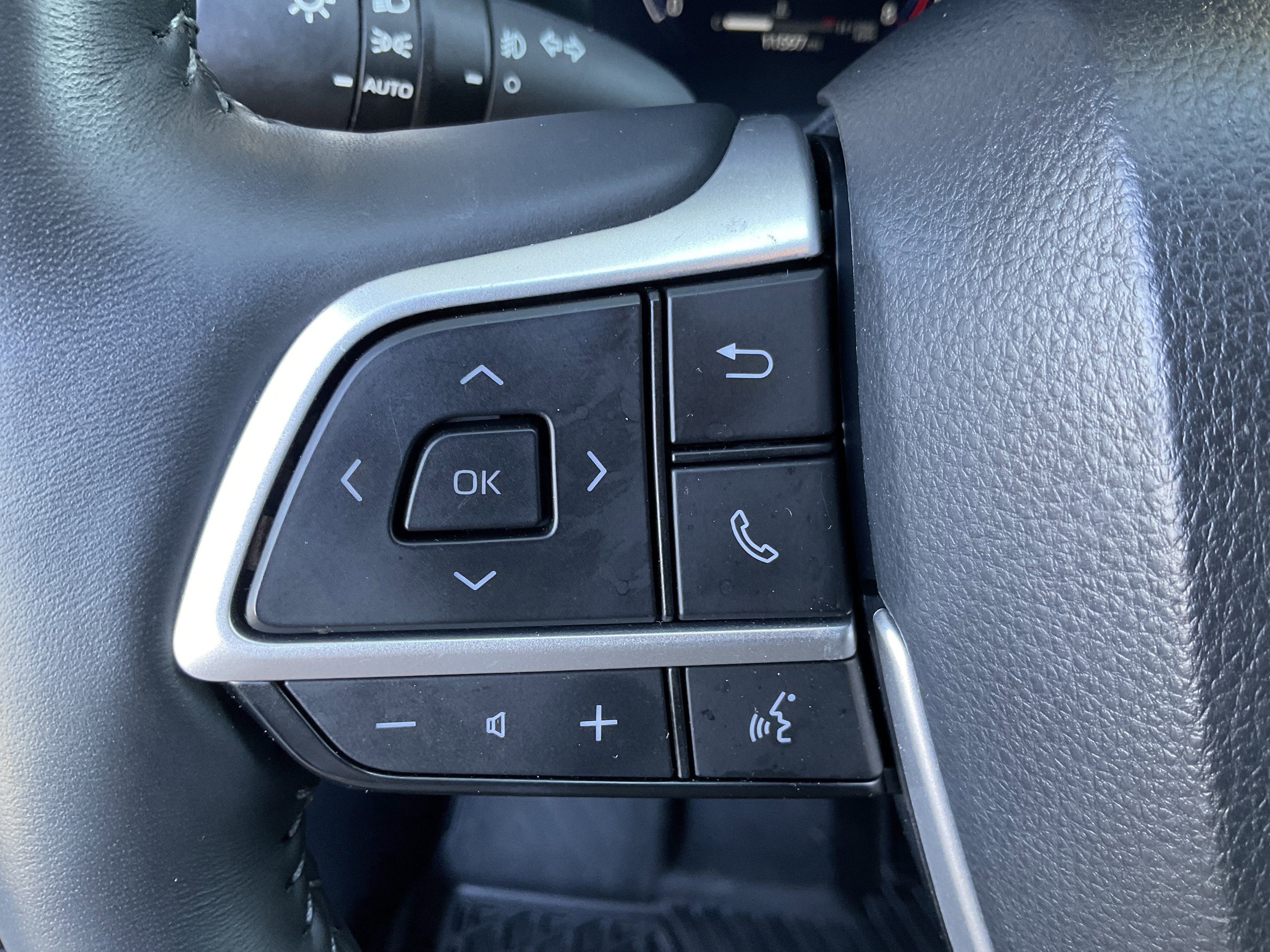 Used 2024 Toyota Highlander Platinum image 35