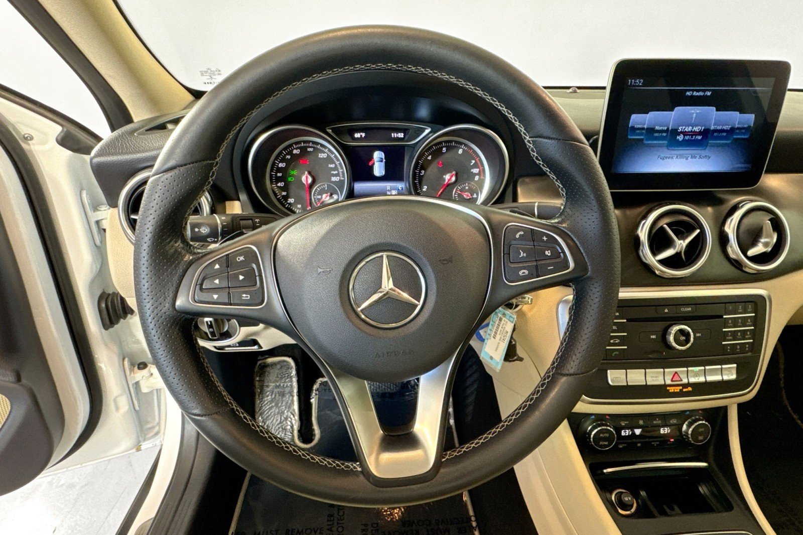 Used 2019 Mercedes-Benz GLA 250 GLA 250 4MATIC SUV w/ Convenience Package image 11