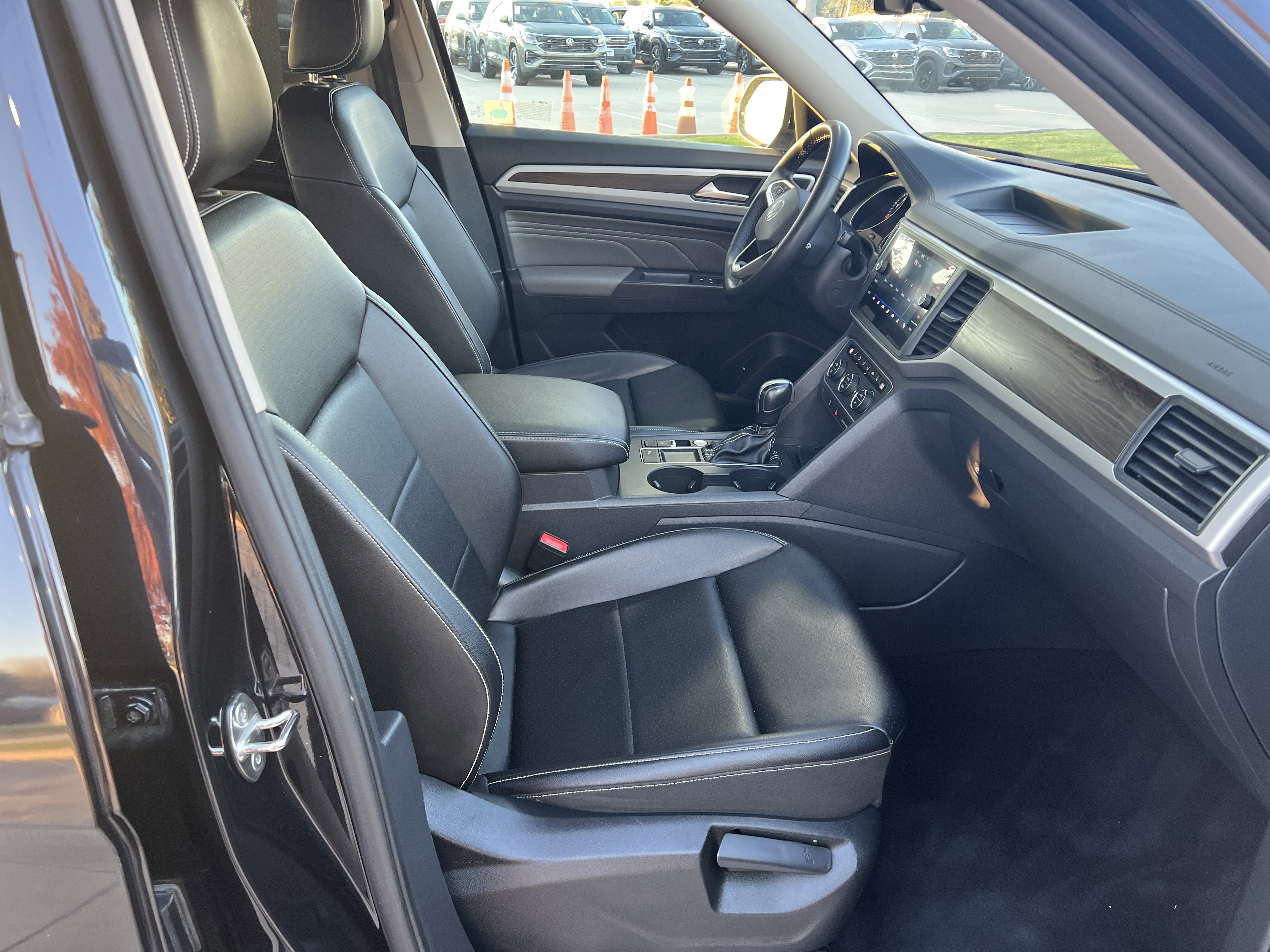 Certified 2021 Volkswagen Atlas SE image 28