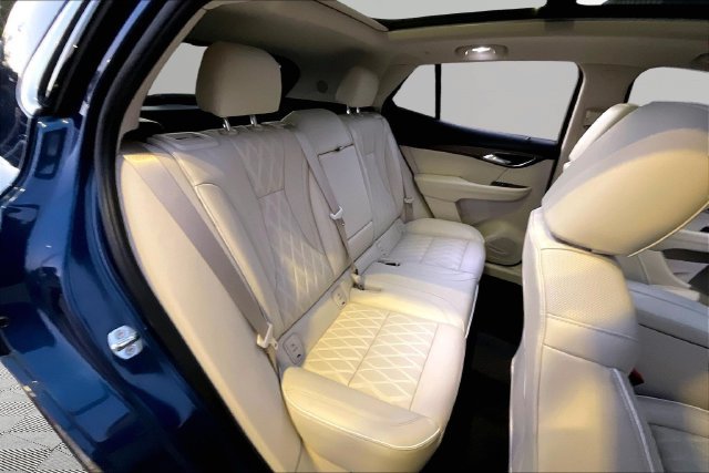 Used 2023 Buick Envision Avenir AWD/4WD image 17