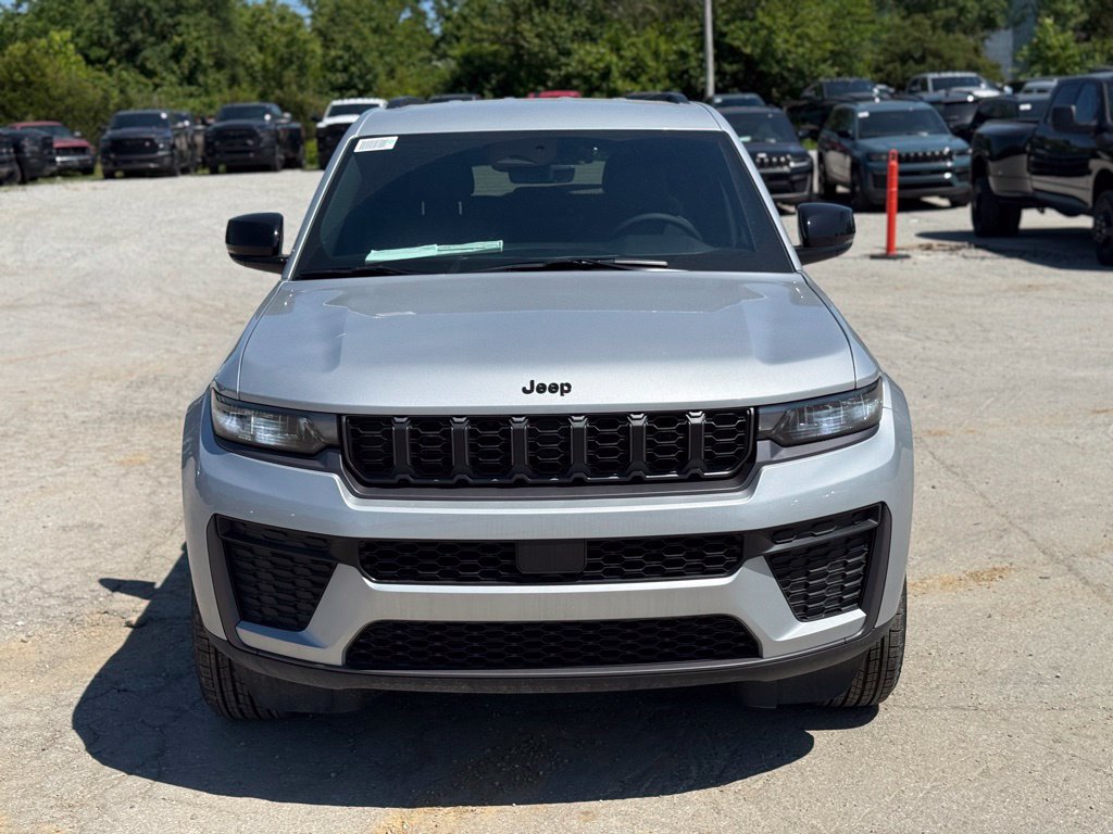 New 2026 Jeep Grand Cherokee Altitude AWD/4WD image 3
