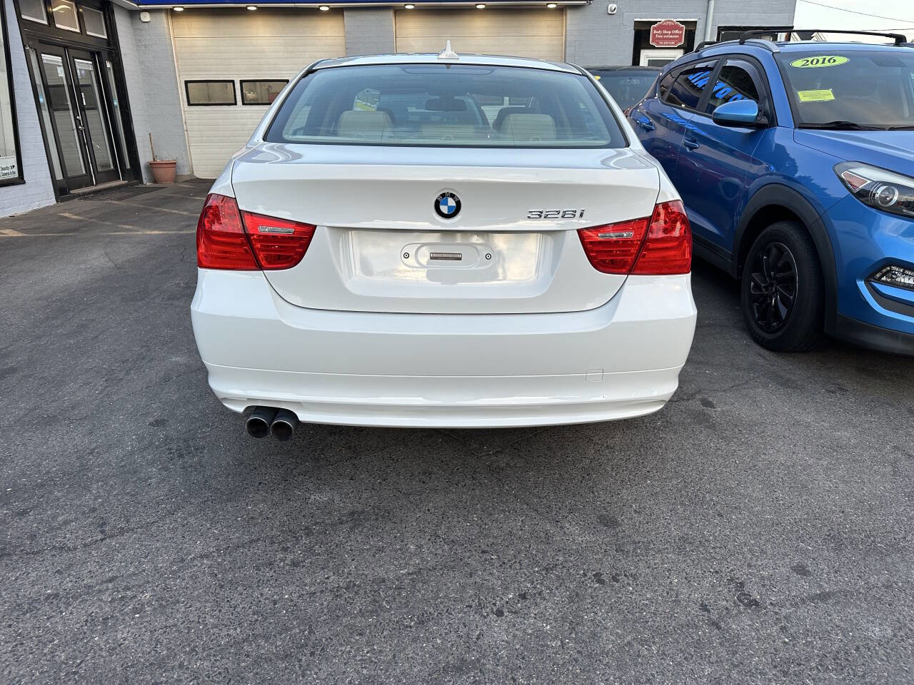 Used 2010 BMW 328i xDrive Sedan image 5