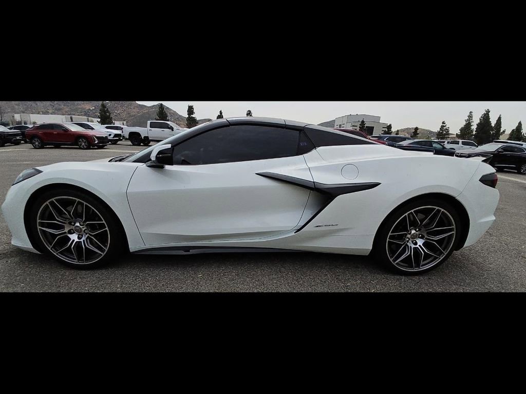 Used 2023 Chevrolet Corvette Z06 w/ Chrome Exterior Badge Package RWD image 7