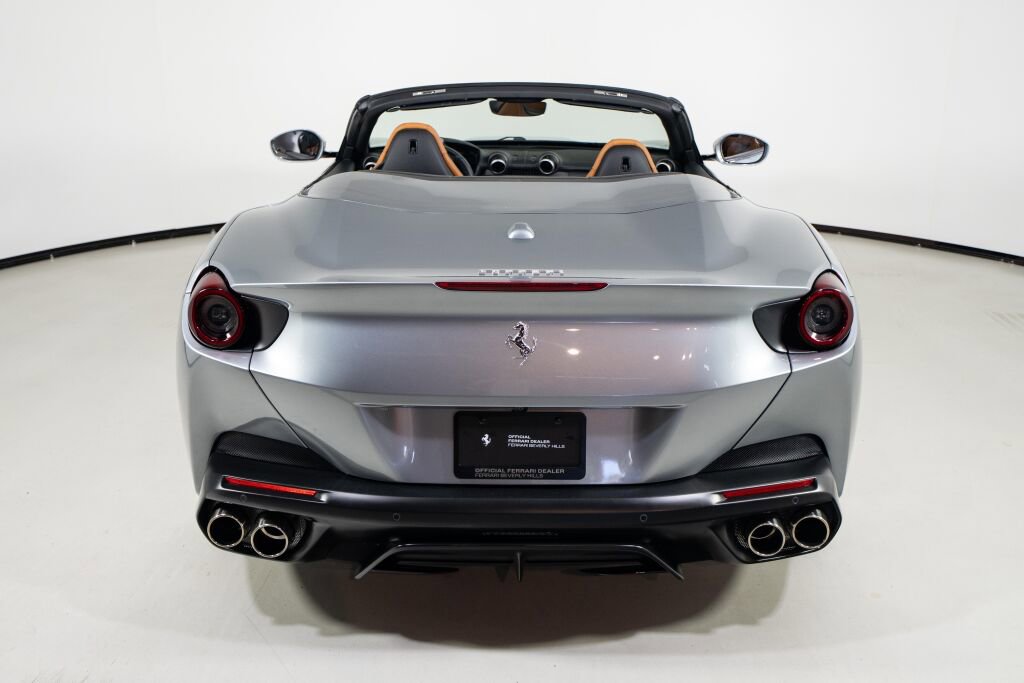Used 2019 Ferrari Portofino image 10