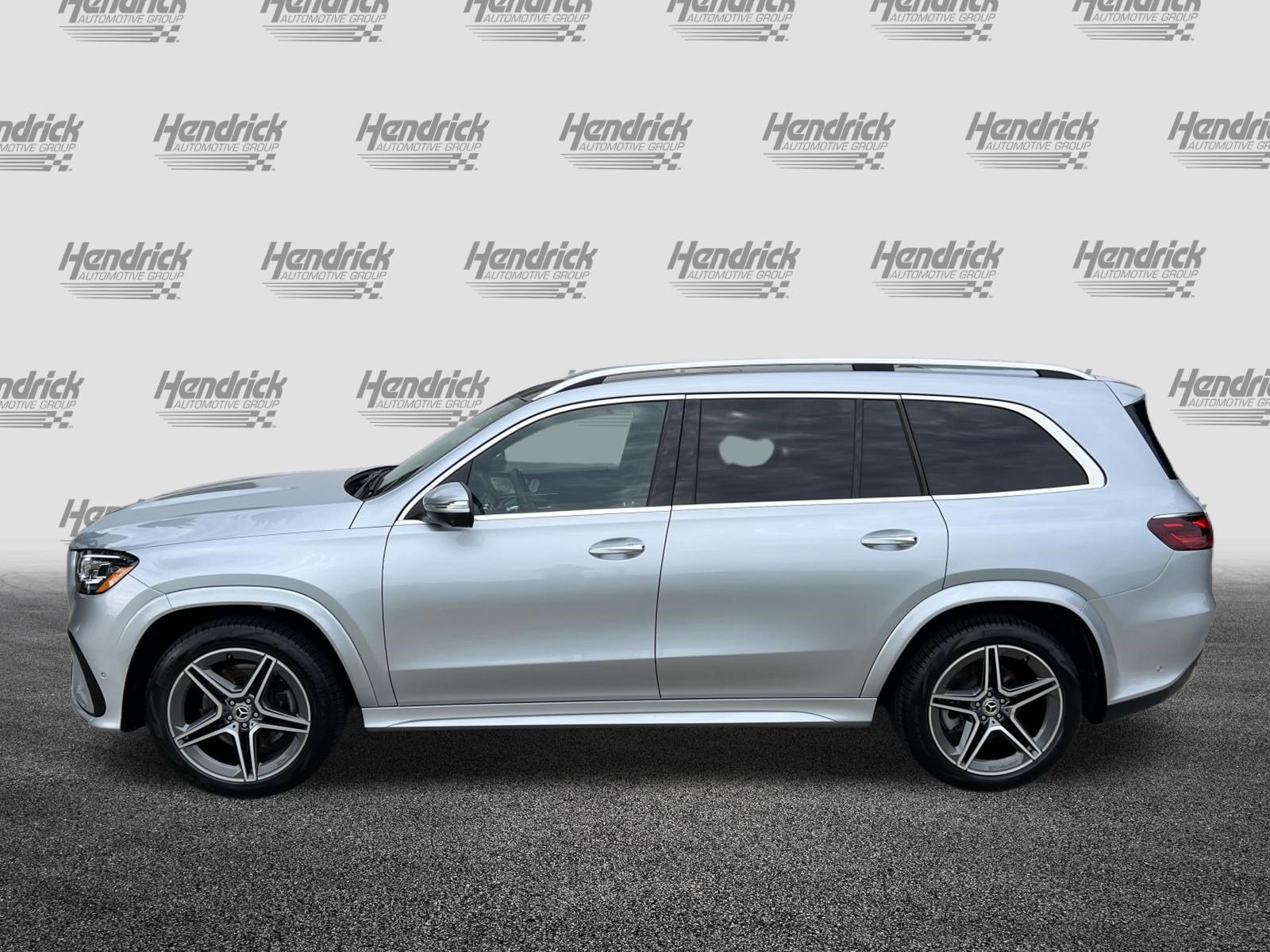 Used 2025 Mercedes-Benz GLS 450 4MATIC w/ AMG Line Exterior image 6