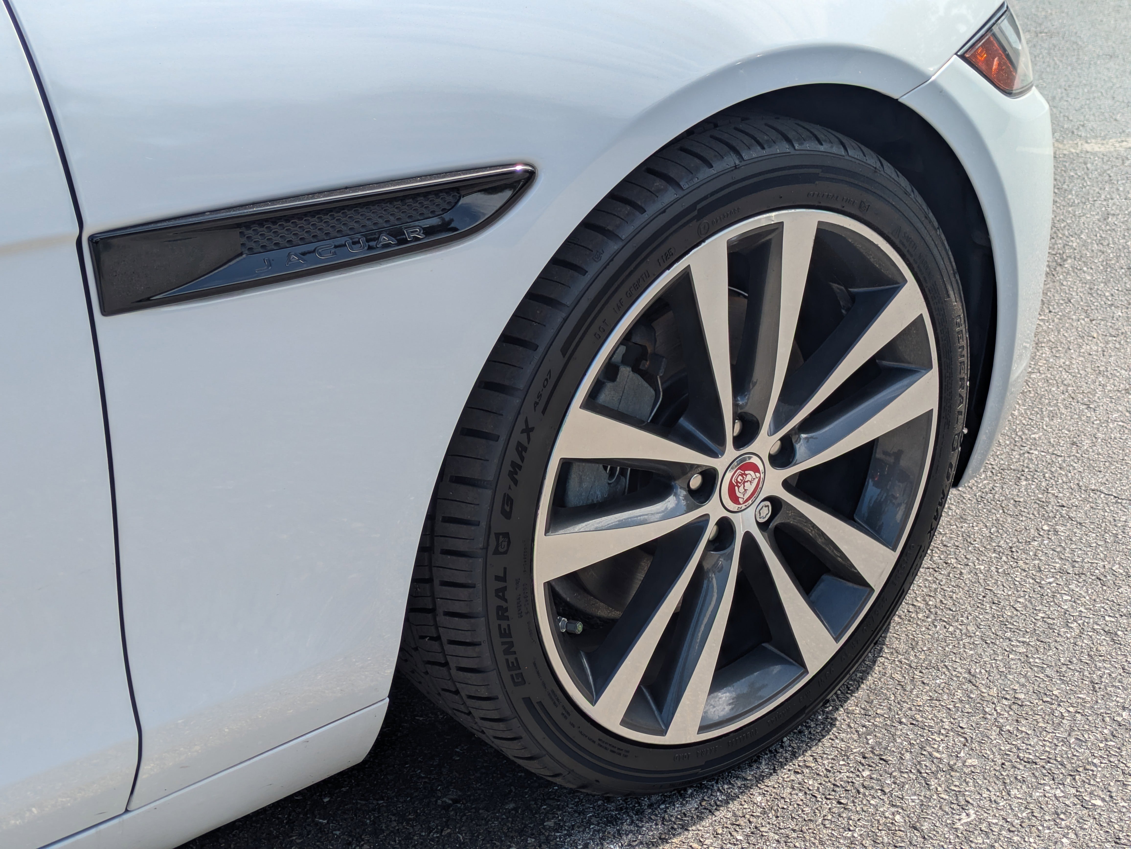 Used 2020 Jaguar XE S image 12