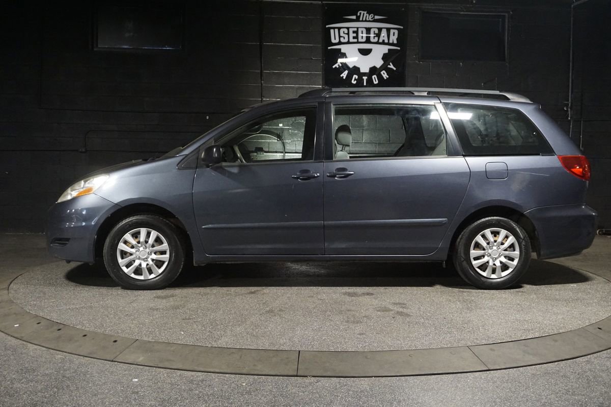 Used 2006 Toyota Sienna CE FWD image 2