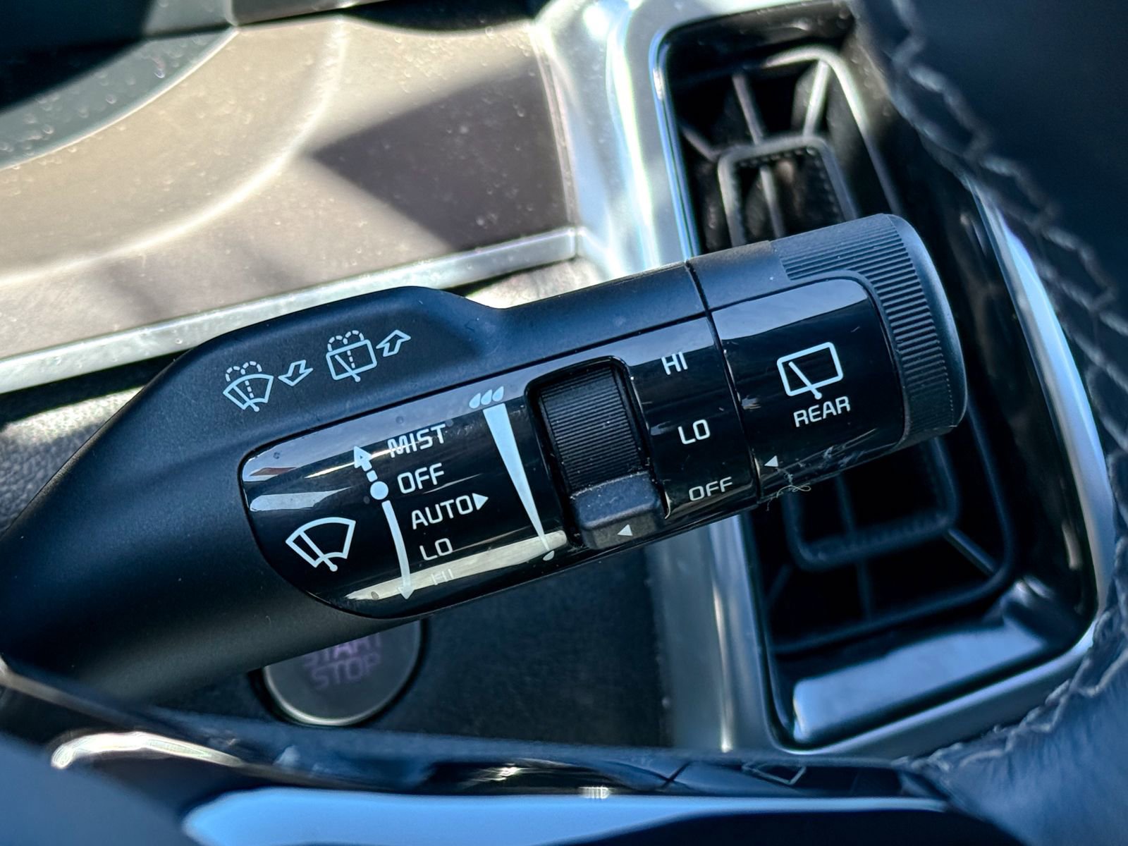 Certified 2023 Kia Sorento SX image 32