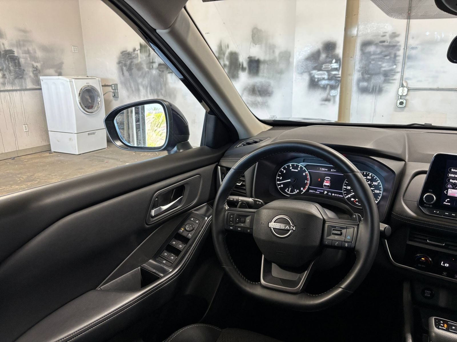 Used 2025 Nissan Rogue SV FWD image 35