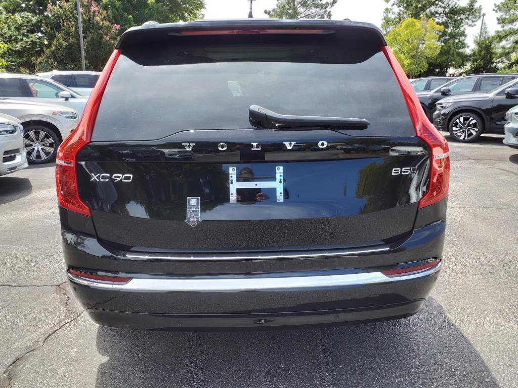 New 2025 Volvo XC90 B5 Plus w/ Protection Package Premier image 4