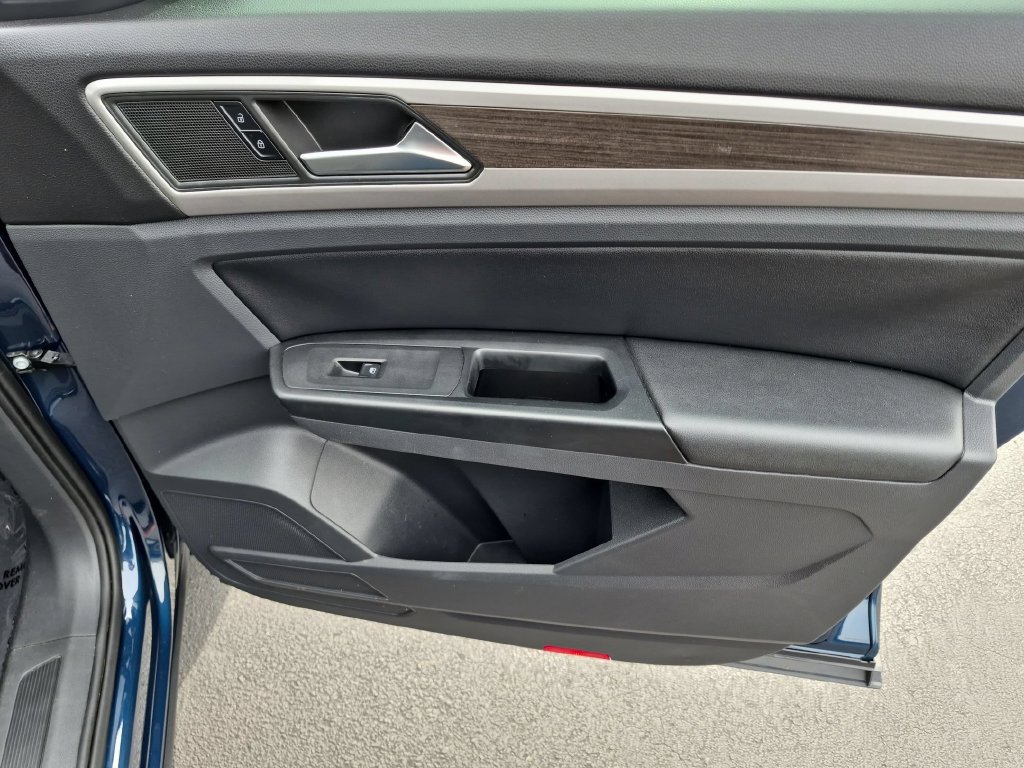 Used 2020 Volkswagen Atlas SE w/ Panoramic Sunroof Package FWD image 31