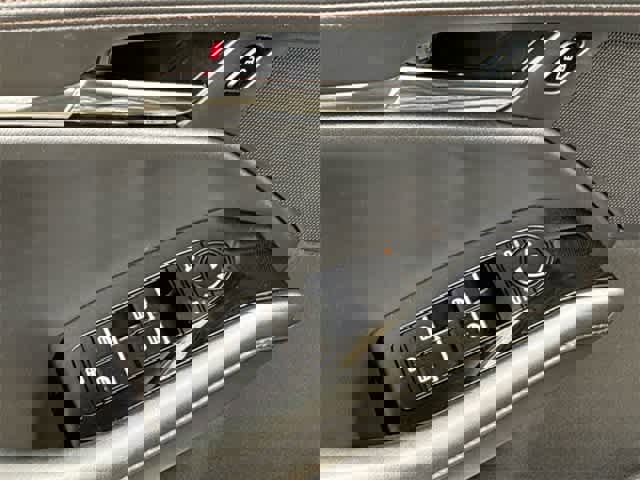 Used 2021 MAZDA MAZDA3 s image 30