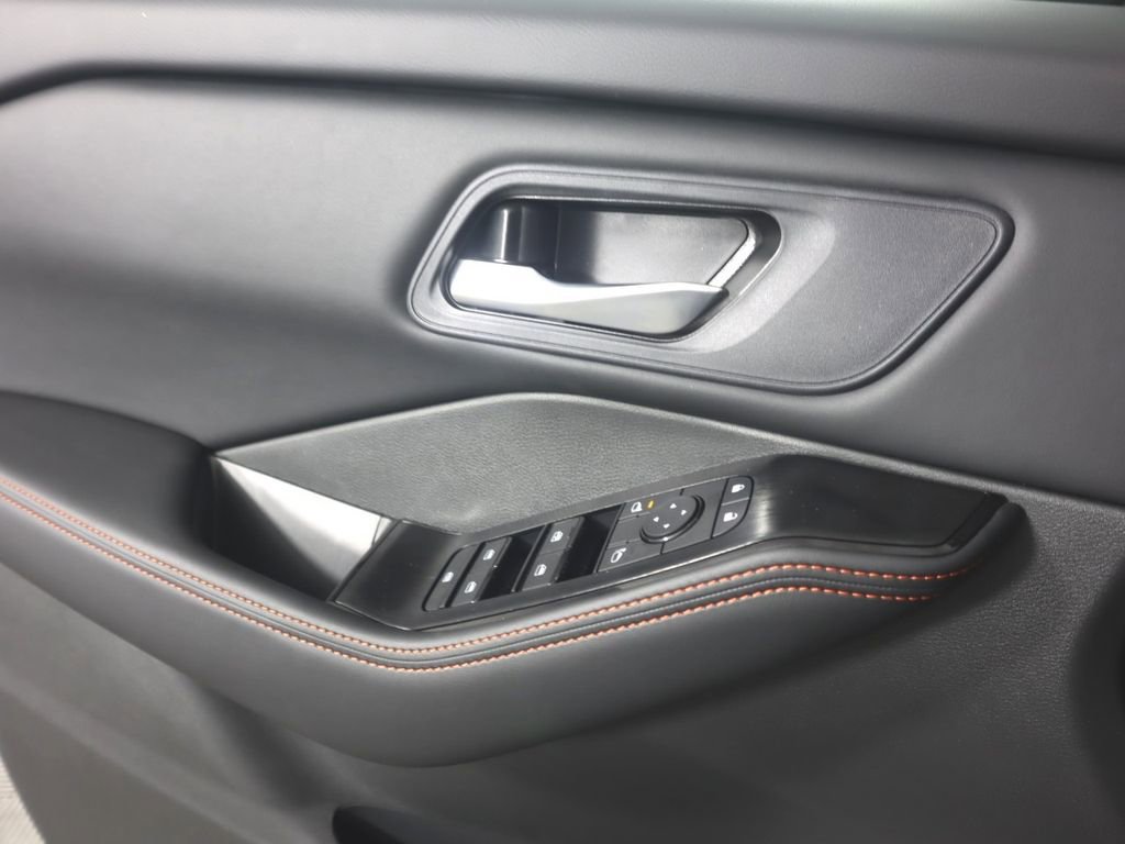 New 2026 Nissan Rogue SV AWD/4WD image 17
