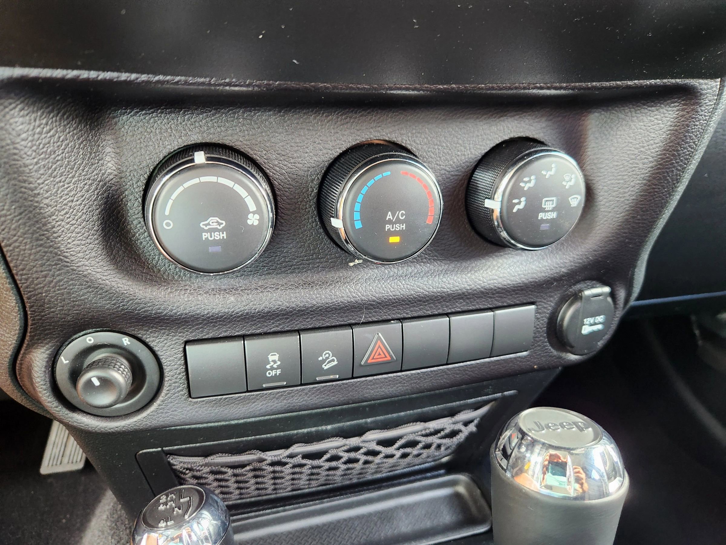 Used 2018 Jeep Wrangler Unlimited Sport S AWD/4WD image 29